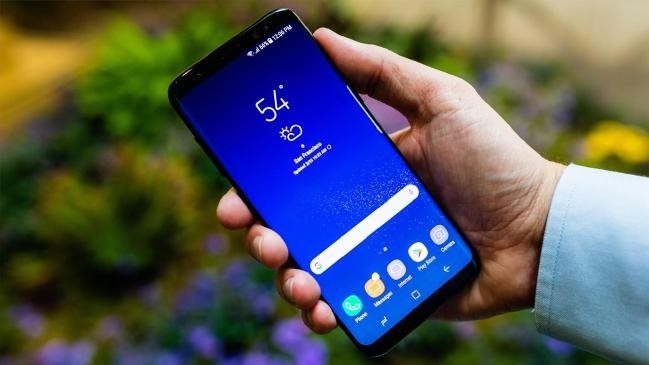 Samsung hoi ha san xuat them S8+ vi ban chay ngoai mong doi hinh anh 1