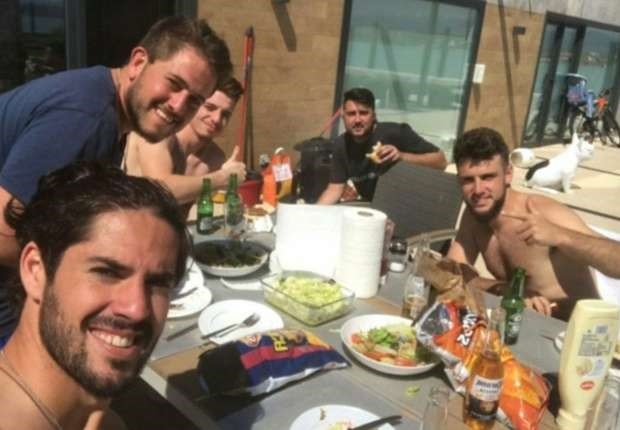 Isco phat thong diep danh thep den Barca hinh anh 2