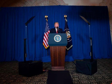 Ông Trump xác nhận ra lệnh dội mưa tên lửa vào Syria  - ảnh 1