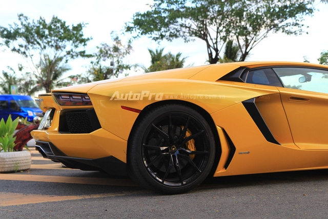 Lamborghini Aventador biển tứ quý 9 được đưa đi làm đẹp - Ảnh 2.