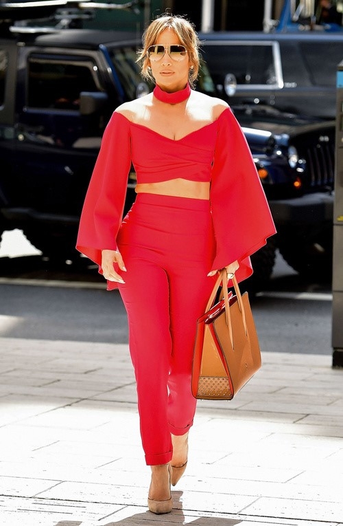 Miranda Kerr van dep nhat tuan du dien dam gia re hinh anh 8