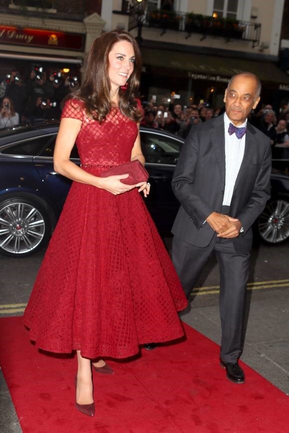 Miranda Kerr van dep nhat tuan du dien dam gia re hinh anh 11