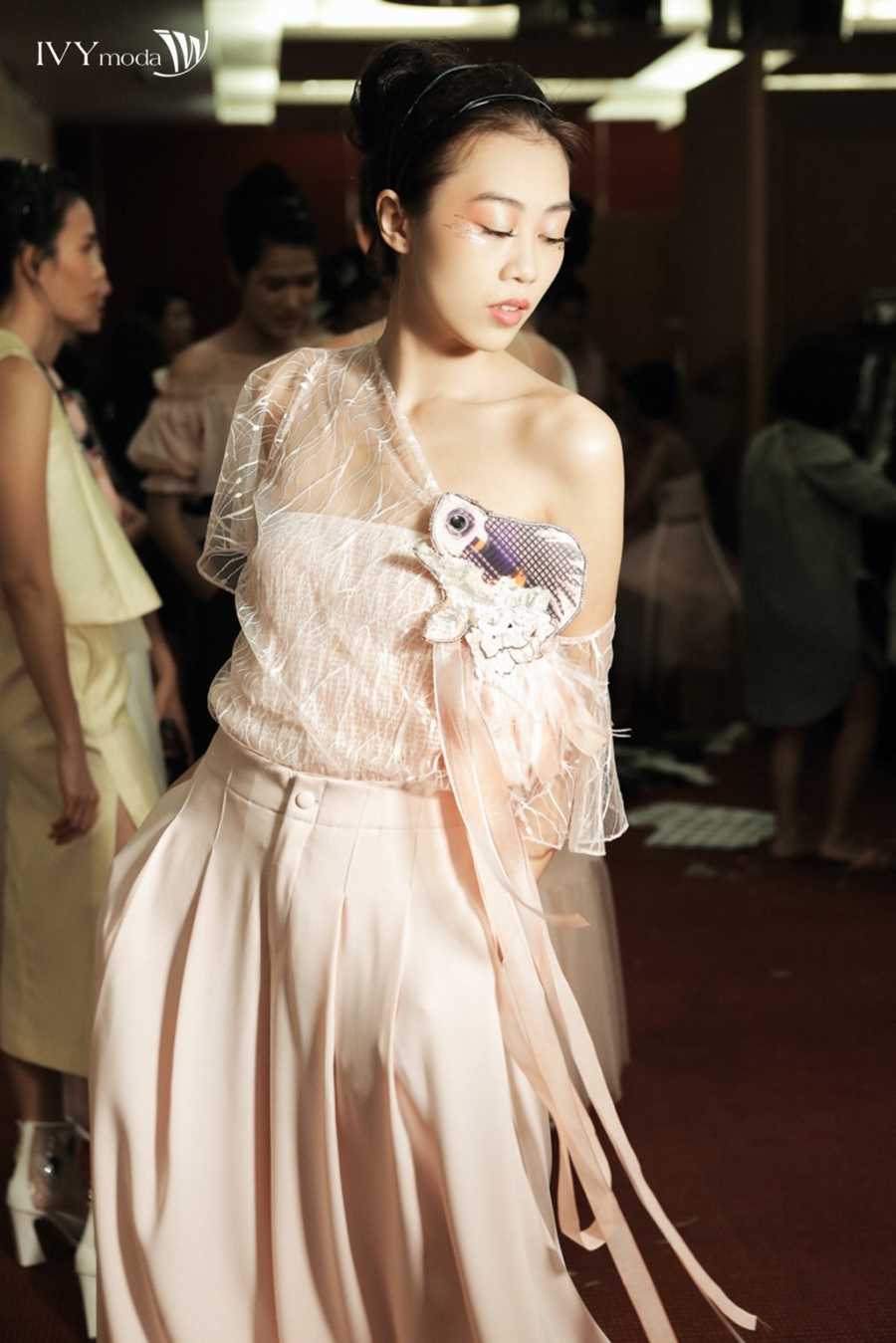 Beo nhun, hoa tiet 3D, slogan len ngoi mua xuan he hinh anh 9