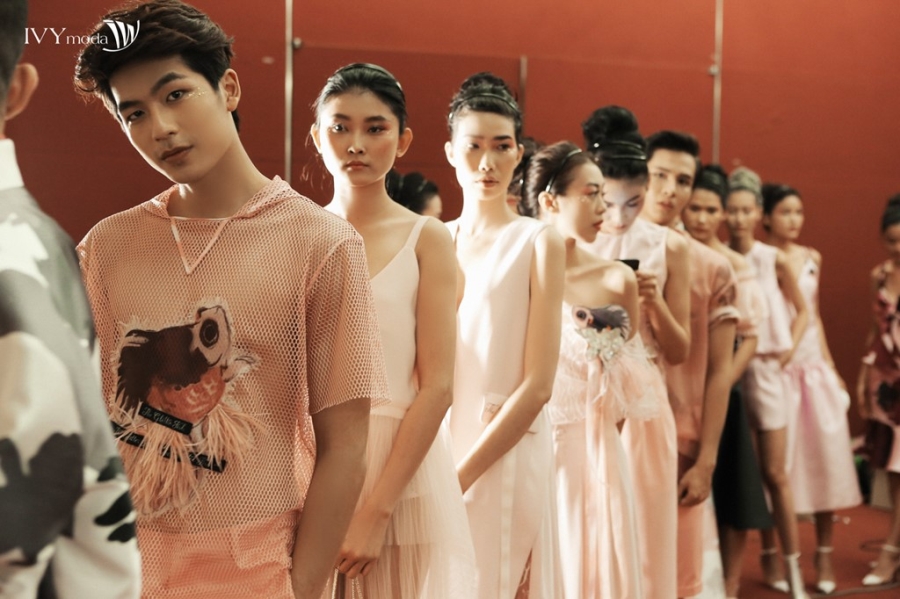 Beo nhun, hoa tiet 3D, slogan len ngoi mua xuan he hinh anh 10