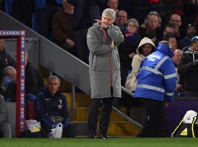 HLV Wenger thừa nhận Arsenal khó lòng có mặt trong top 4 mùa này /// AFP