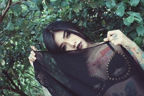 Lời giải những hot girl Việt đam mê dám xăm hình toàn thân - ảnh 8