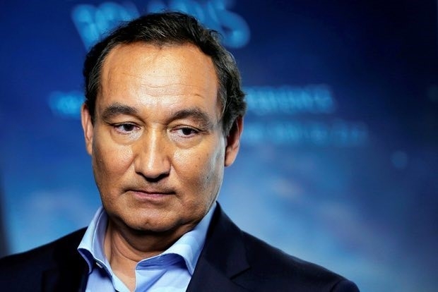 Be boi United Airlines: Ong David Dao co pham luat hay khong? hinh anh 2