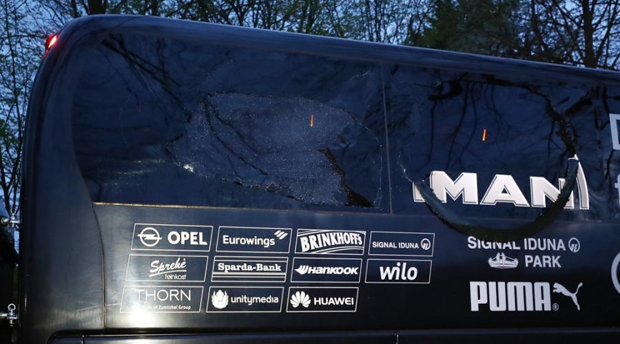 CDV bat khoc khi biet tin xe bus cua Dortmund bi danh bom hinh anh 2