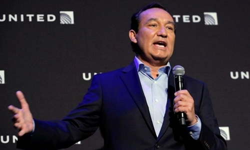 ceo-united-airlines-tu-cuu-tinh-cong-ty-den-vi-lanh-dao-xau-xi
