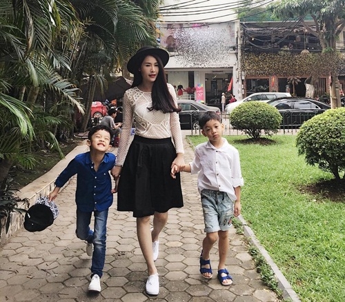 doi ban than ho ngoc ha - que van am tham huy ket ban, bo theo doi nhau - 7