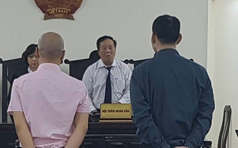 giam doc nguoi nhat buon lau 7 pho tuong vang hinh 1