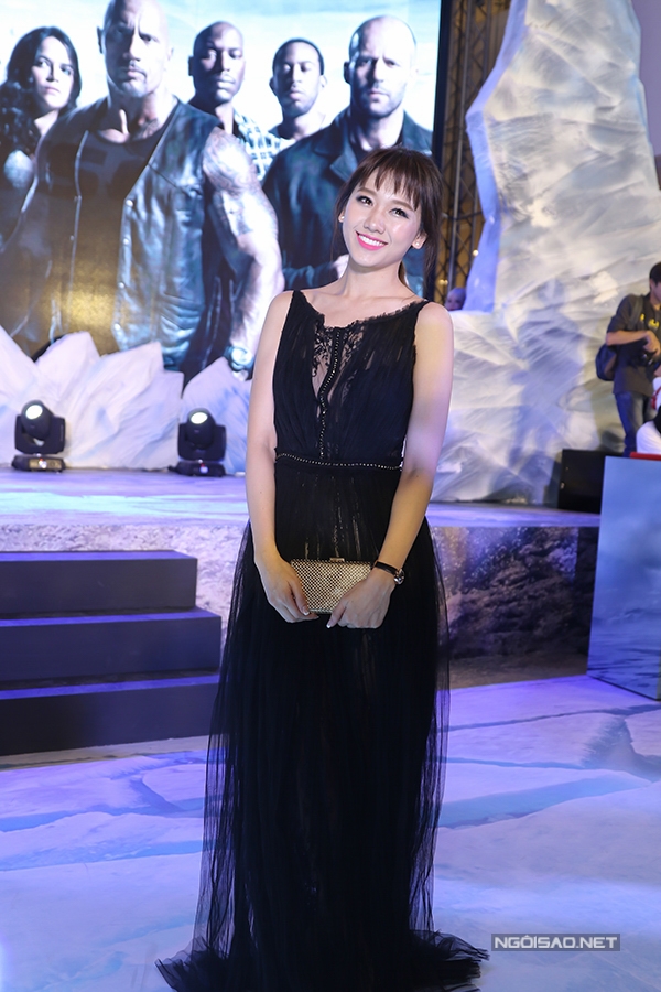 ha-anh-gay-soc-khi-khong-dien-noi-y-voi-vay-xe-qua-hong-4