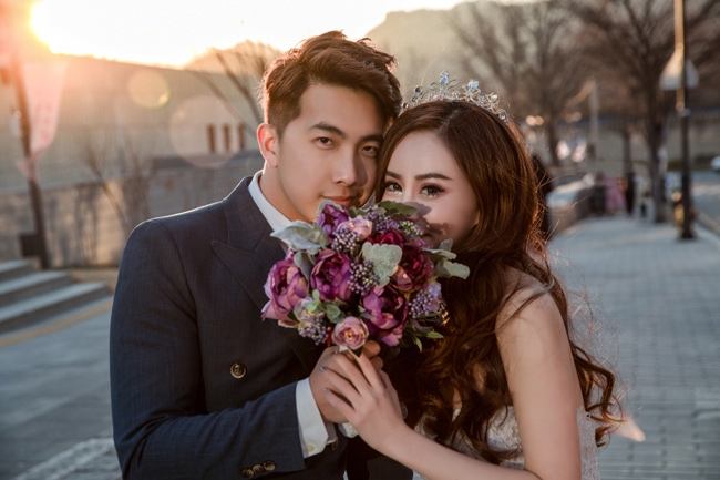 man nhan voi bo anh cuoi tai han quoc cua cap doi dep hon tranh ve - 1