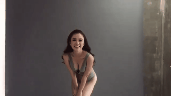 Mới chớm hè sao Việt đã khoe dáng nóng bỏng với đồ bơi, ai đoạt ngôi quyến rũ nhất? - Ảnh 10.