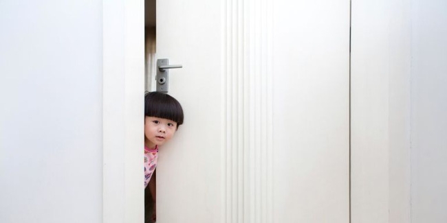 Bị con bắt gặp lúc đang cao trào chuyện ấy, khi đó hãy giải quyết thế này… - Ảnh 1.