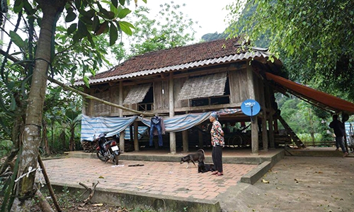 cha-me-khong-biet-con-gai-13-tuoi-mang-bau-suot-9-thang