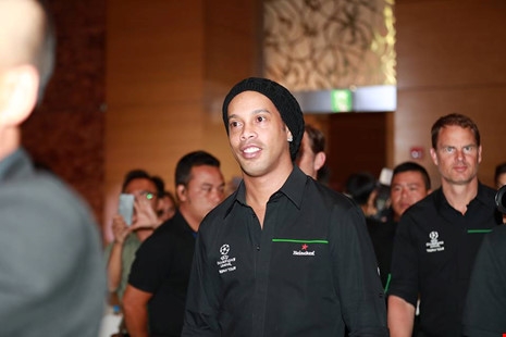 Có một Ronaldinho... e thẹn ở Việt Nam - ảnh 2
