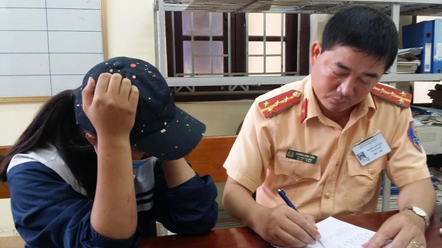  Công an huyện Lộc Hà đang lấy lời khai đối với em Nguyễn T.V. 
