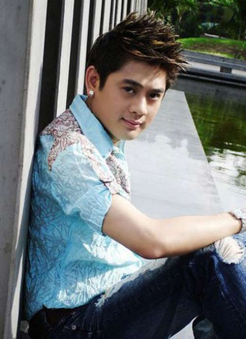 lam chi khanh - tu nam ca si thu sinh den nguoi dan ba doan truong vi yeu - 1