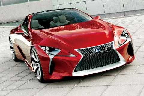  Mua một chiếc xe Lexus về tới Việt Nam bị đội giá lên gấp nhiều lần. 