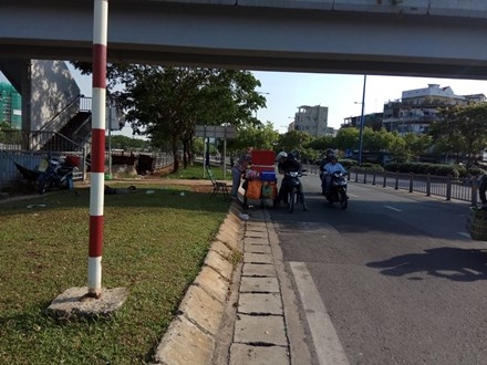 Người Sài Gòn khổ sở với nắng nóng đầu mùa ảnh 8