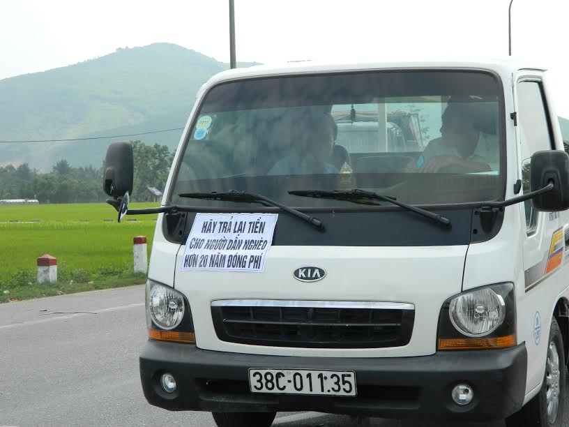 tram thu phi bot cau rac ach tac vi o to “dieu hanh” phan doi hinh anh 5