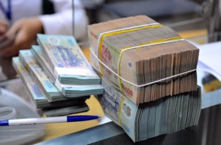  Thủ tướng nêu rõ: Không tăng lãi suất, đồng thời tiếp tục phấn đấu giảm lãi suất cho vay. 
