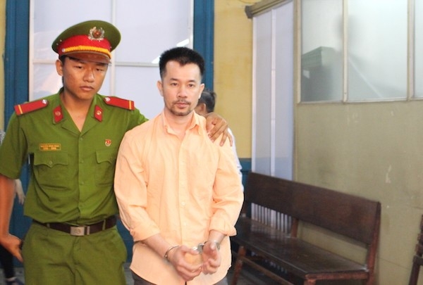 Y an tu hinh voi ke tham 40.000 USD hinh anh 1