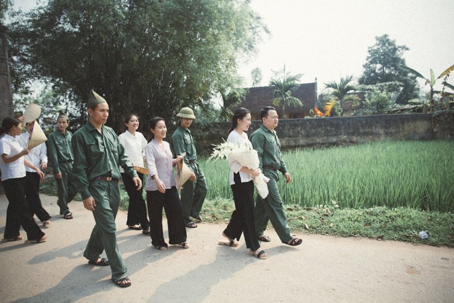 Dan mang thich thu voi bo anh '100 nam dam cuoi Viet Nam' hinh anh 4