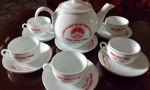 goi-thau-mua-am-chen-ky-niem-thanh-lap-tinh