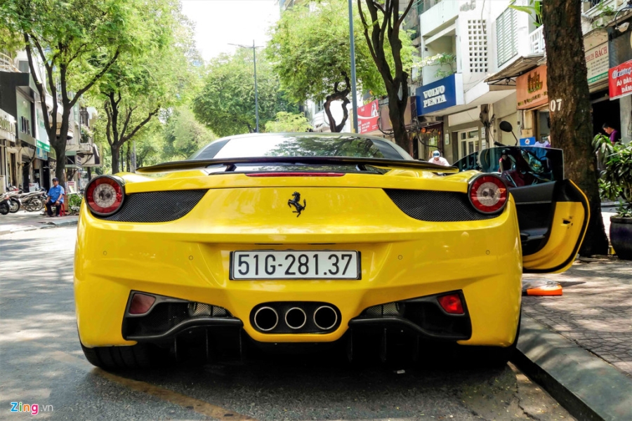 Sieu xe Ferrari doi cu o Sai Gon lot xac nho goi do carbon hinh anh 3