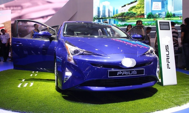 Đại diện Toyota cho rằng cách hiểu của Bộ Tài chính về xe xanh đang làm khó DN trong ưu đãi thuế nhập khẩu và bán xe tại Việt Nam