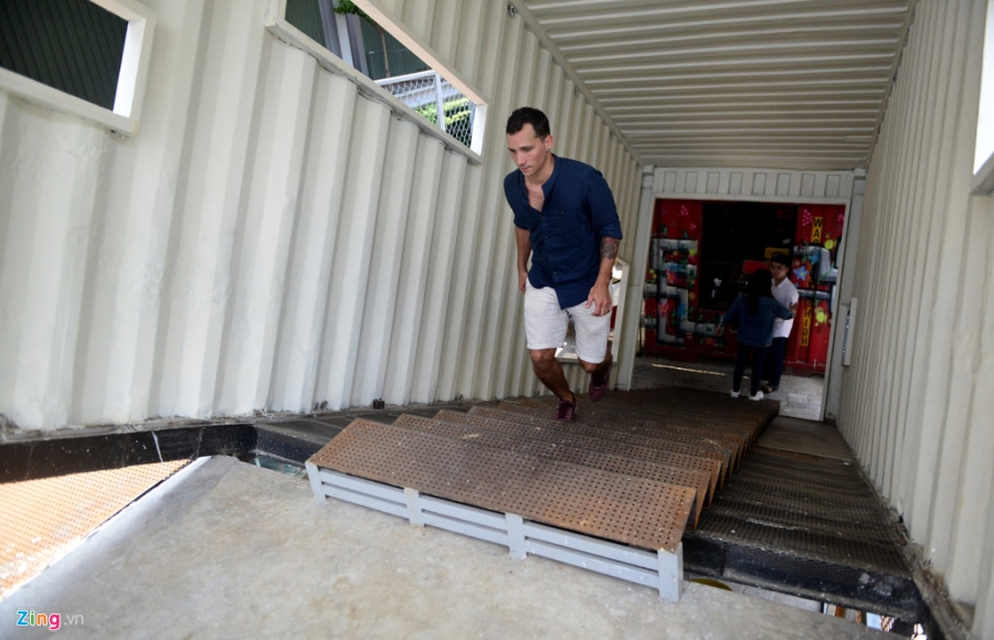 Gioi tre Sai Gon hao hung check-in khu nghe thuat bang container hinh anh 5