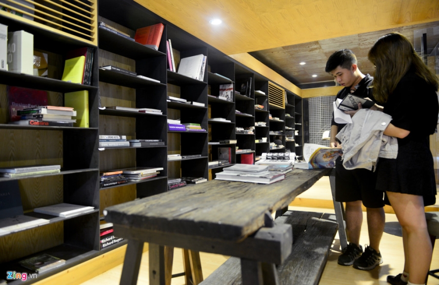 Gioi tre Sai Gon hao hung check-in khu nghe thuat bang container hinh anh 14