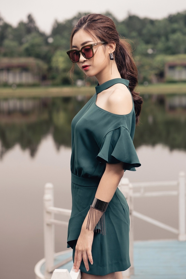 Hoa hậu Đỗ Mỹ Linh khoe vẻ đẹp trong sáng và nụ cười như mùa thu tỏa nắng - Ảnh 4.