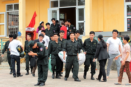 anh: toan canh buoi tha 19 can bo, chien si tai dong tam hinh anh 1