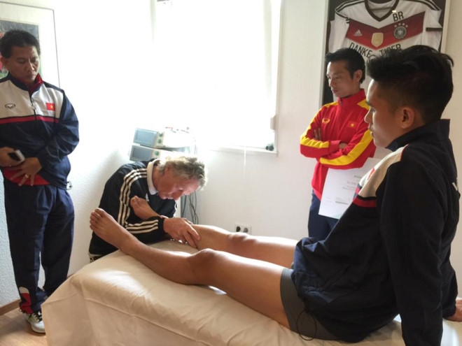 Bac si tung chua cho Ronaldo het long vi U20 Viet Nam hinh anh 2