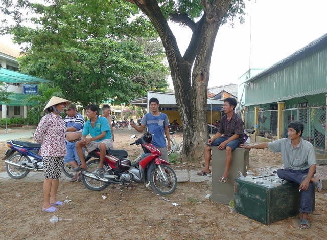 Một số hộ dân tá túc tại trường tiểu học A Mỹ Hội Đông
