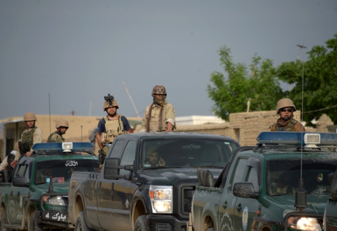 'Thieu quan tai' sau vu Taliban ban ha hon 140 linh Afghanistan hinh anh 1