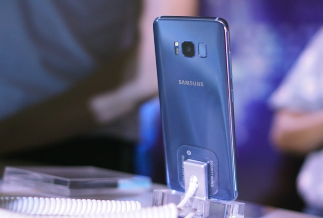 Thi truong di dong cao cap cham day, cho Galaxy S8 len ke hinh anh 2