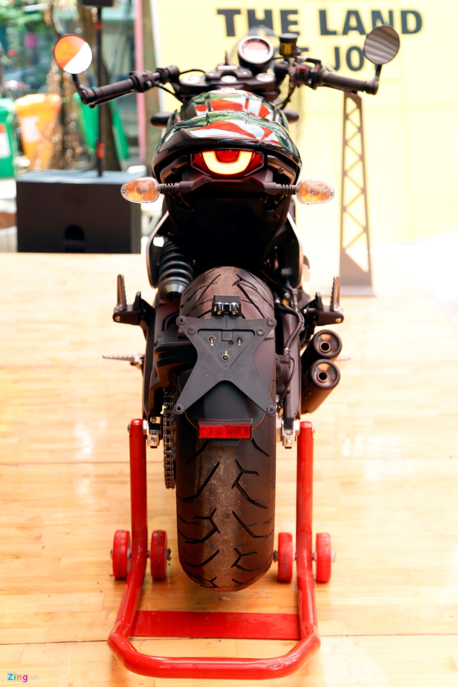 Chi tiet Ducati Scrambler Cafe Racer dau tien Viet Nam hinh anh 3