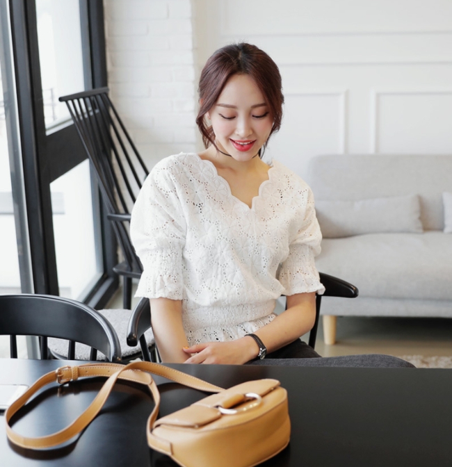 Diện đồ trơn màu đúng cách để tạo nên set đồ không nhạt nhẽo như các nàng vẫn tưởng - Ảnh 17.