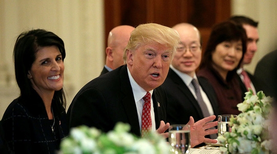  Tổng thống Trump hôm 24-4 kêu gọi Liên Hiệp Quốc trừng phạt Triều Tiên nặng hơn. Ảnh: Reuters 