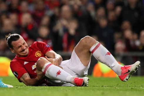ibrahimovic thua nhan het co hoi tiep tuc khoac ao mu  hinh 1