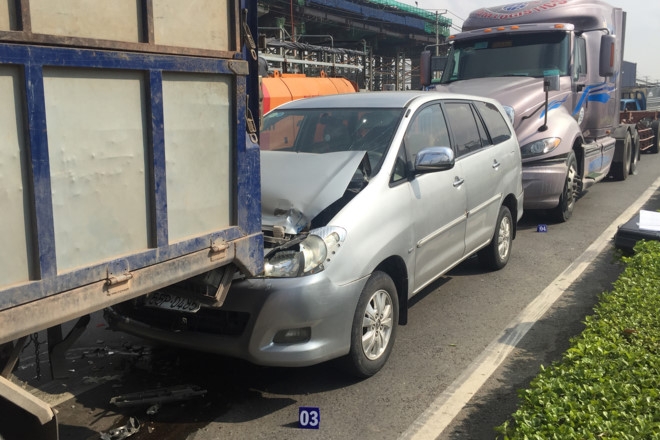 Nguoi nuoc ngoai thoat chet sau tai nan lien hoan o Sai Gon hinh anh 1