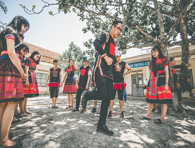 bo anh ky yeu dam chat tay nguyen cua hs pho nui don tim dan tinh hinh anh 2