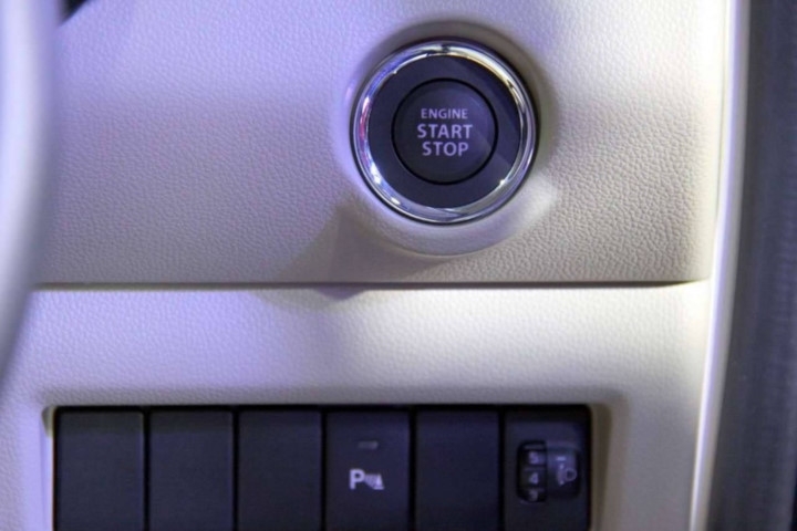Chi tiet Suzuki Swift Sedan 2017 vua ra mat hinh anh 12