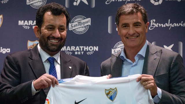 Chủ tịch Malaga, Abdullah Al-Thani (trái) gọi Barcelona là cặn bã
