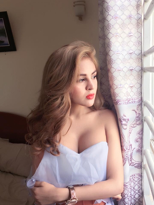 Nhan sắc diễn viên Campuchia bị cấm đóng phim vì quá sexy