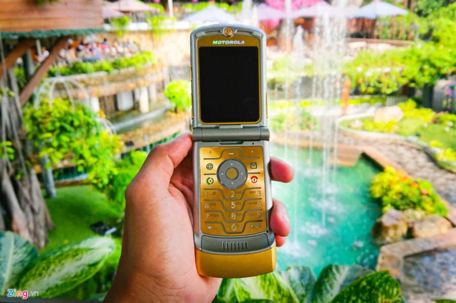 Motorola V3i phien ban Dolce & Gabbana doc la tai VN hinh anh 3